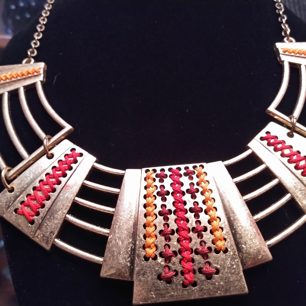 Statement Piece Modern Gold Toned Gold Toned Bibb